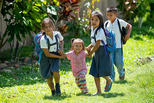 Schulkinder in Peru
