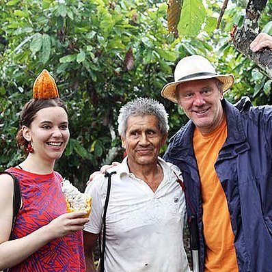 Peru: Josef + Julia Zotter with cocoa farmer (horizontal)
