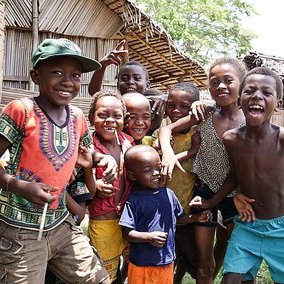 Madagaskar: Kinder