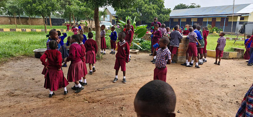 Chocolate for School in Tansania 4