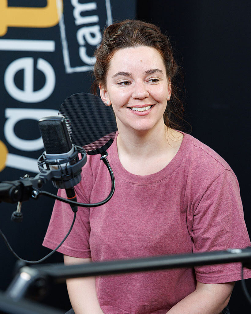 Nachhaltig Verantwortung leben: Julia Zotter im Radio Igel Studiotalk an der PH Steiermark - photo credit: Philip Rauter/PHSt