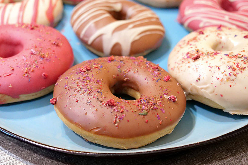 Ofen-Donuts mit Schokoglasur