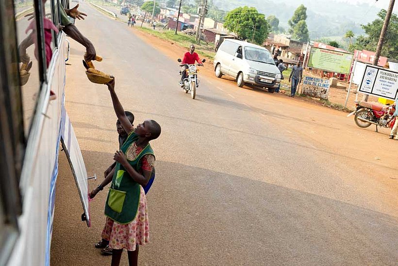 Busfahrt zur kongolesischen Grenze