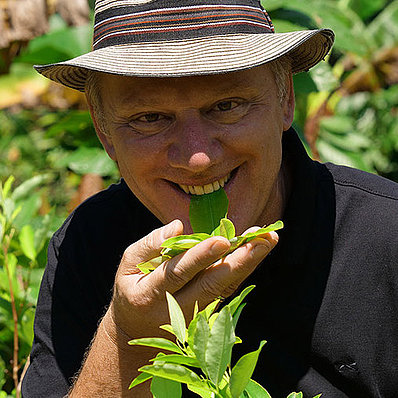 Peru: Josef Zotter + coca leaves (horizontal)