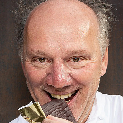 "Seppi und die Schokoladefabrik" – Josef Zotter im NEWS Kulinarik-Interview (photo credit: APA-Images / Herbert Lehmann)