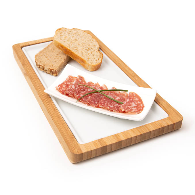 Bio-Salami vom Weideschwein geschnitten