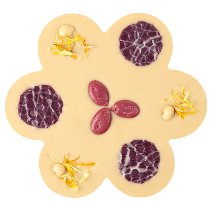 Deluxe White Choc & Strawberry Flower Dream